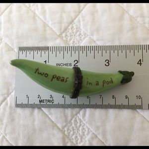 Two Peas in a Pod Ceramic Box